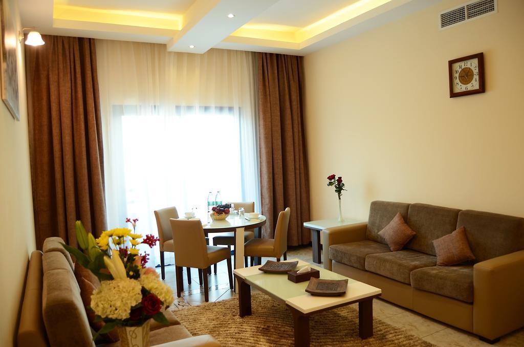Arcadia Hotel Suites Şarja Dış mekan fotoğraf