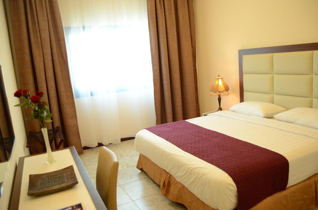 Arcadia Hotel Suites Şarja Dış mekan fotoğraf