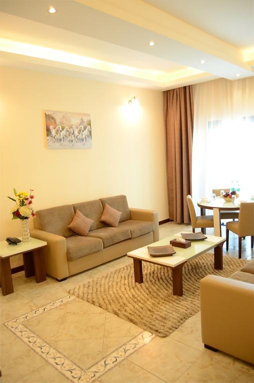 Arcadia Hotel Suites Şarja Dış mekan fotoğraf